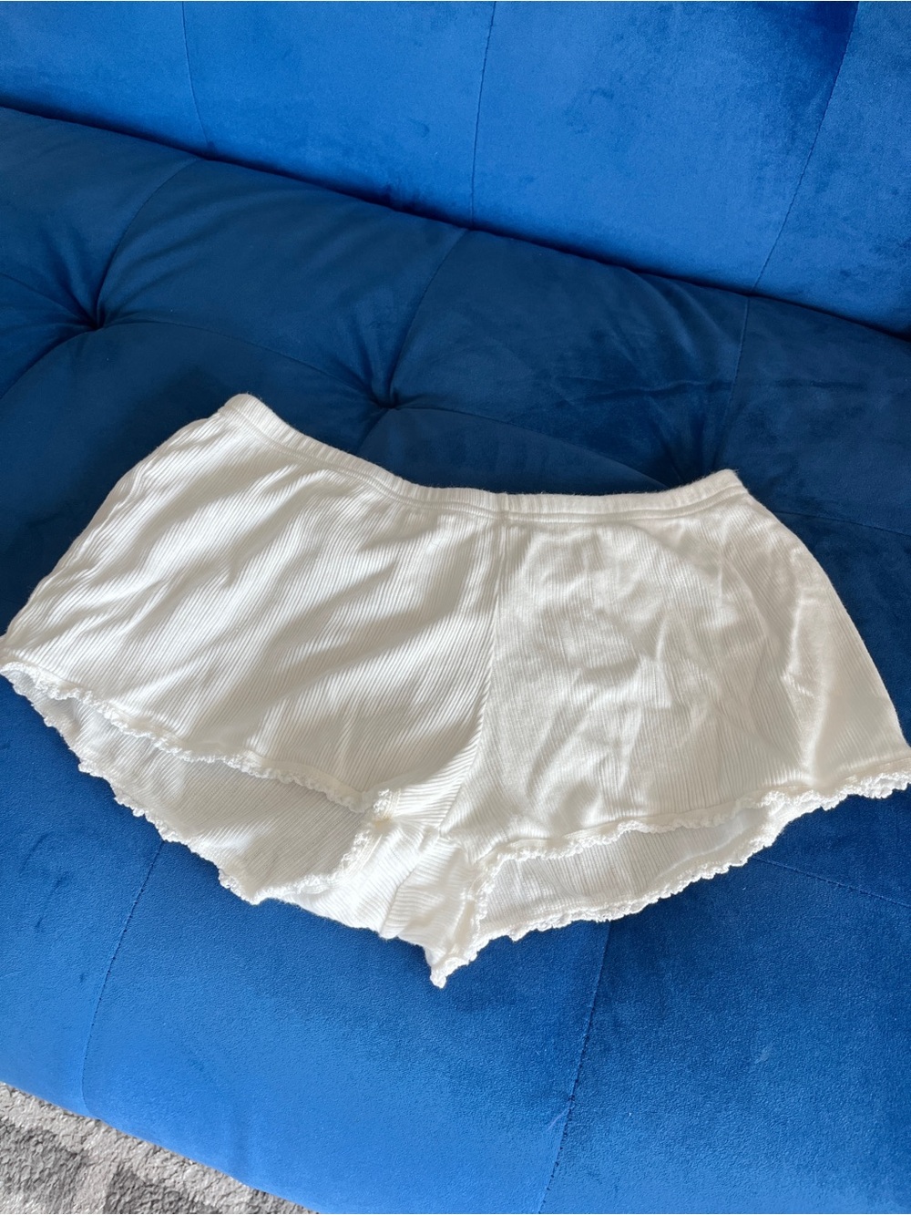 brandy melville white ribbed ruffle hem pajama shorts